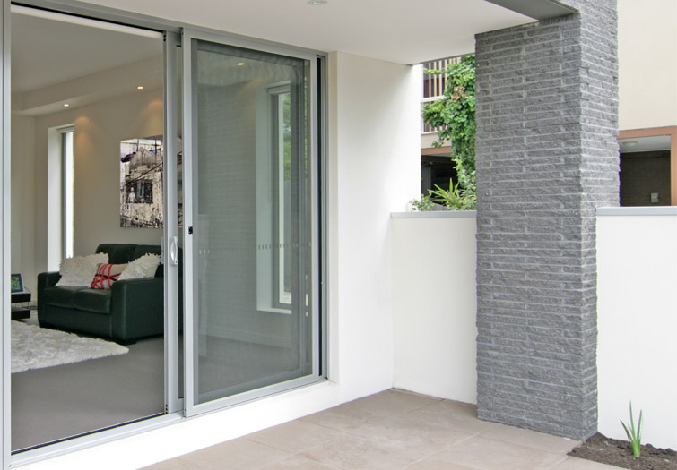 Închidere Culisantă cu Sticlă Securizată