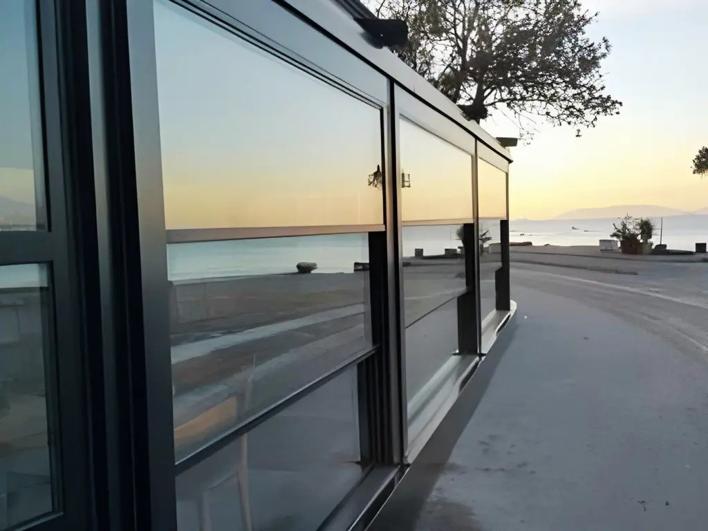 Închidere Ghilotină cu Sticlă Securizată