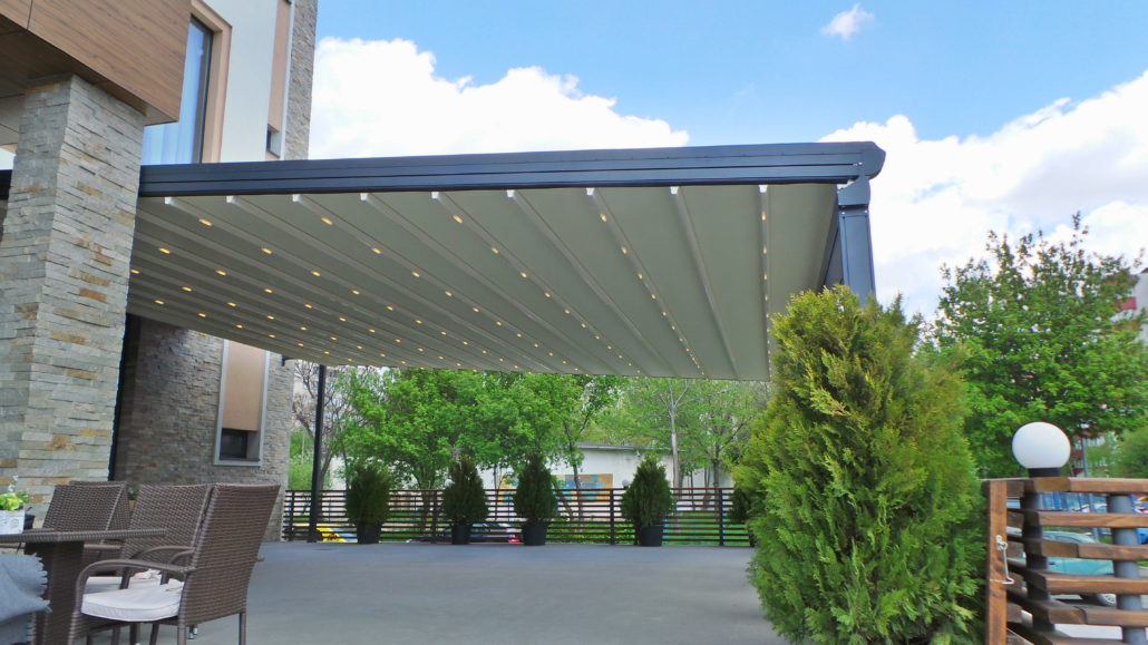 Pergole Retractabile cu Membrană PVC