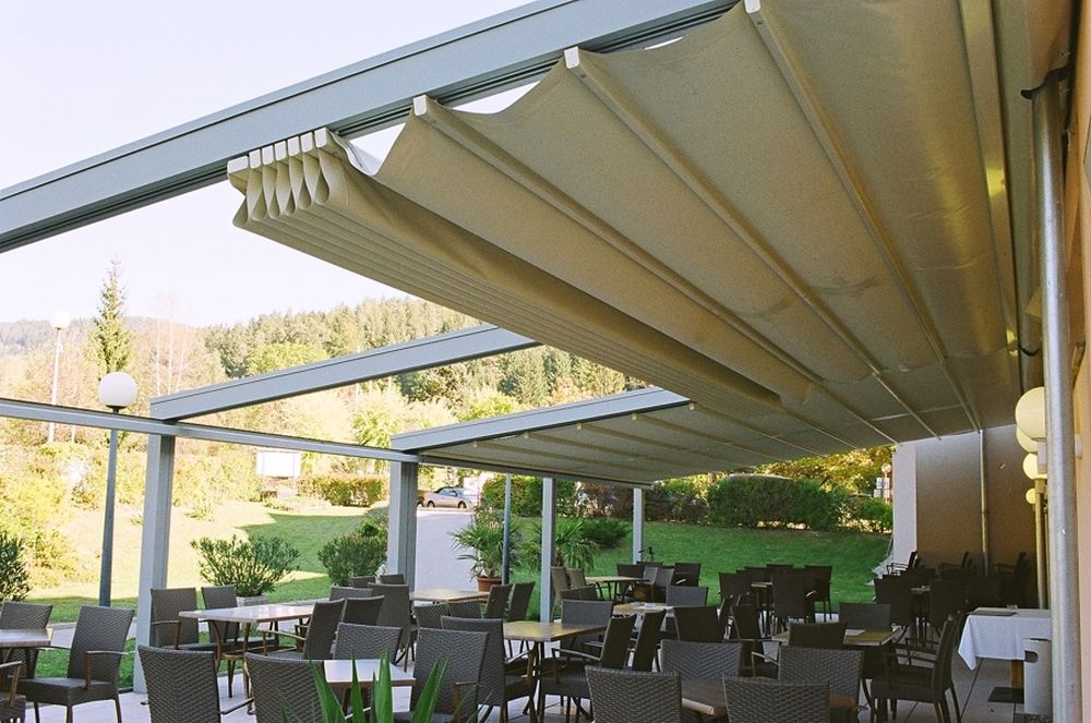 Pergole Retractabile cu Membrană PVC