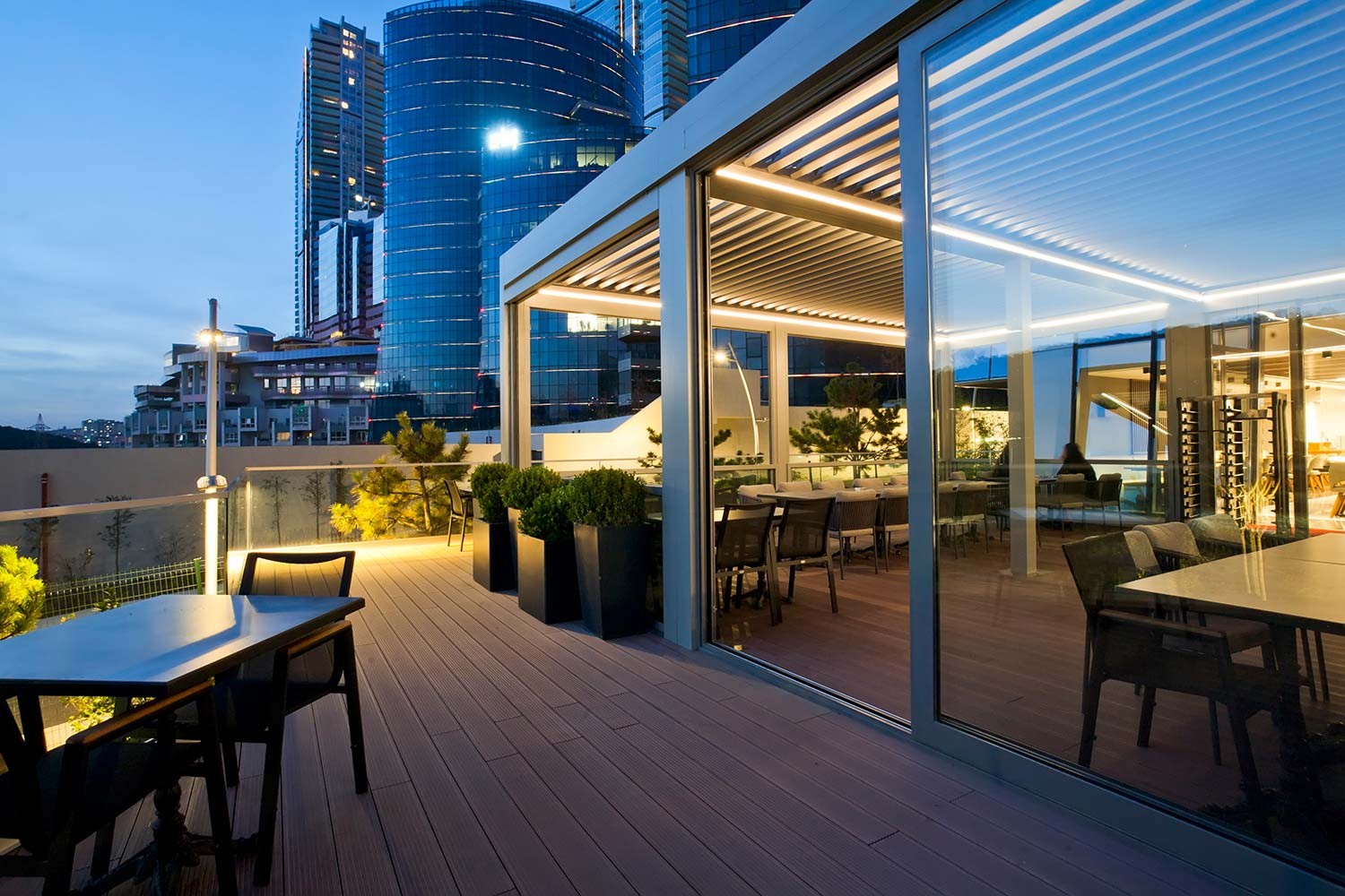 Închidere Culisantă cu Sticlă Securizată