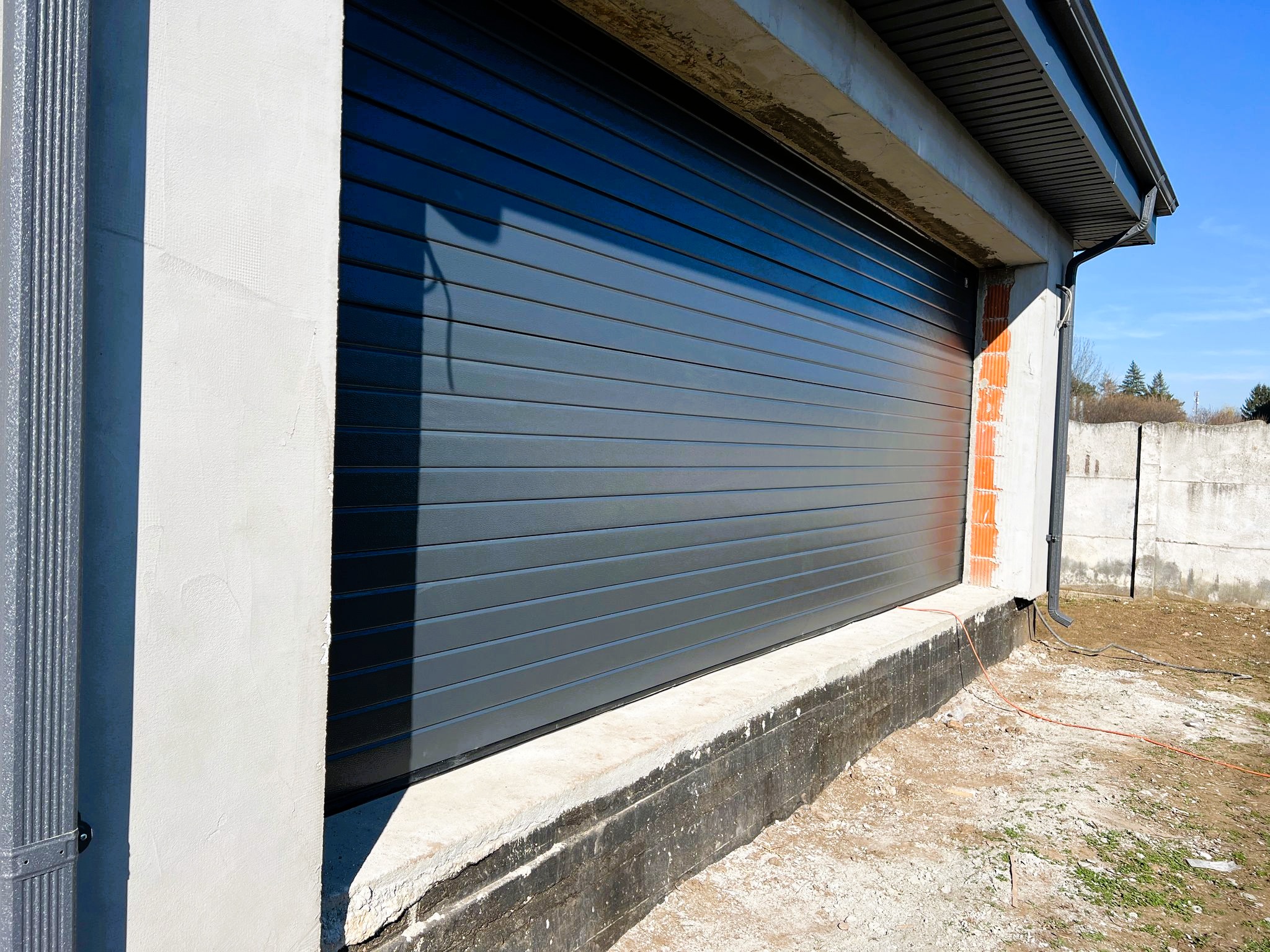 Ușă garaj 1
